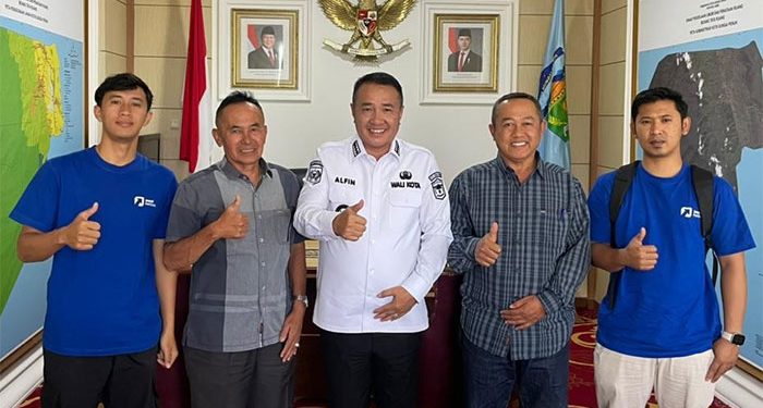 kunjungan Ketua Lembaga Adat Enam Luhah Sungai Penuh dan panitia peringatan HUT ke-1 PT Tren Gen Horizon