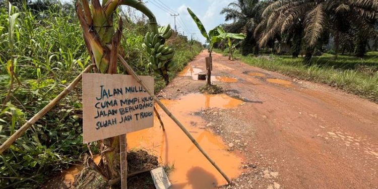 Jalan Talang Belido Rusak Parah