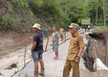 Wawako Azhar Hamzah Tinjau Longsor di Puncak KM 4