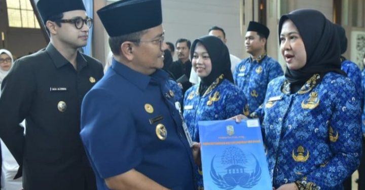 Pemkot Jambi Angkat 43 PNS Baru
