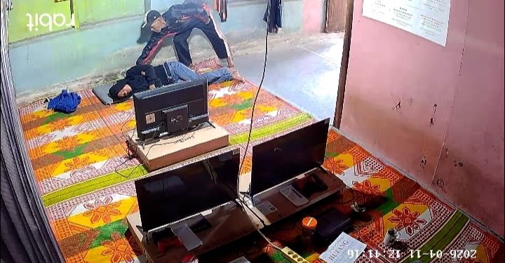 Aksi Pencurian Ponsel Siang hari di Koto Tuo Ujung Pasir