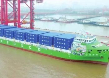 Kapal Kontainer Listrik China Terbesar di Dunia di Operasikan