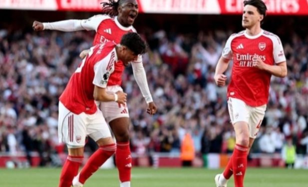 Arsenal Bangkit! Kalahkan Newcastle, The Gunners Kembali ke Puncak