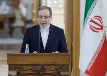 Iran Buka Selat Hormuz di Bawah Pengawasan Militer