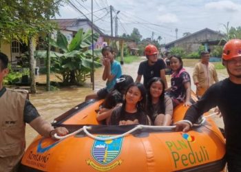 Hujan Deras, Banjir Rendam Rumah dan Sarana Pendidikan di Kota Jambi