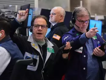 Wall Street Melonjak Tajam, S&P 500 dan Nasdaq Cetak Rekor Tertinggi Lagi