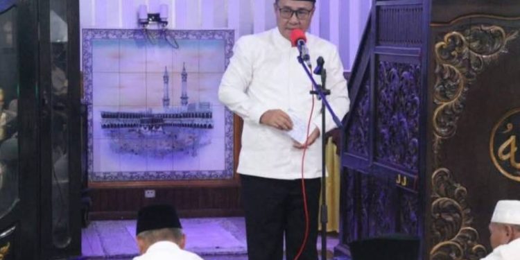 Safari Jumat di Masjid Raya Sungai Penuh, Wako Alfin Sampaikan Penataan Kota dan Kebersihan
