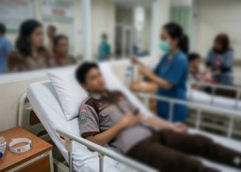 Delapan Siswa SMKN 1 Kota Jambi Dilarikan ke Rumah Sakit, Diduga Keracunan Usai Konsumsi MBG