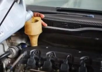 Hati-hati! Telat Ganti Oli Mobil Bisa Bikin Mesin Cepat Rusak, Ini Dampaknya