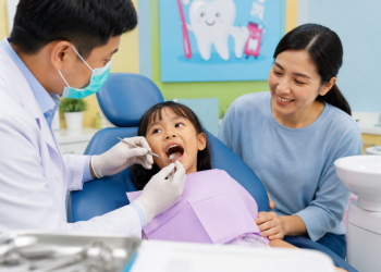 Anak Sebaiknya ke Dokter Gigi Sebelum Usia 1 Tahun