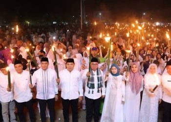 Pawai Obor Meriahkan 1 Muharam 1448 H di Sungai Penuh, Wako Alfin Ajak Bangun Generasi Qur'ani