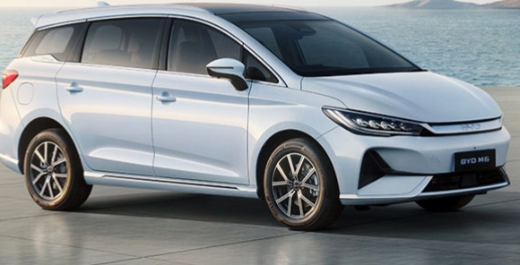BYD M6 Masih Jadi Primadona Pasar MPV Listrik Indonesia