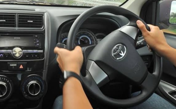 Putar Setir Saat Mobil Diam, Benarkan Power Steering Cepat Rusak?