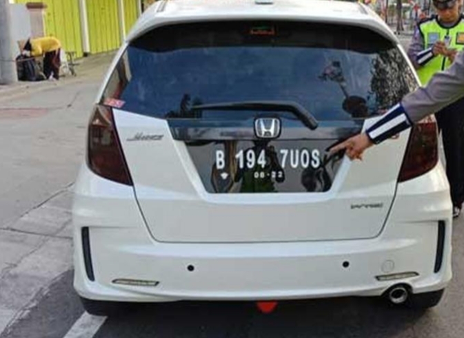 Hati-hati Pengguna Pelat Nomor Modifikasi