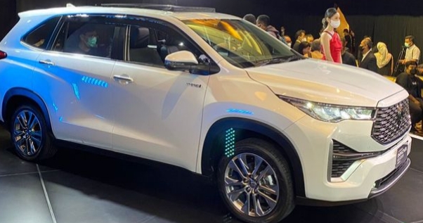 Toyota Kijang Innova Zenix V 2.0 CVT 2026 Tampil Modern, Ini Spesifikasinya