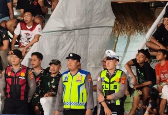 Polsubsektor Lembongan Amankan Turnamen Voli PORBAJA Cup III di Desa Lembongan