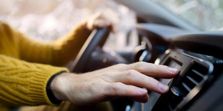 Jangan Langsung Matikan Mesin! Ini Dampak dan Ritual 3 Menit Biar AC Mobil Tak Bau Apek
