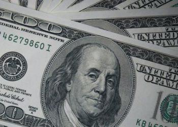 Tips Aman Menyimpan Uang Dolar di Rumah