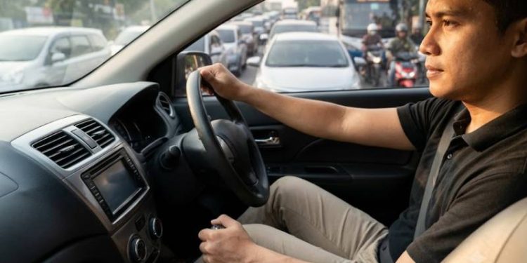 Trik Agar Mobil Manual Tidak Cepat Lelah Saat Macet