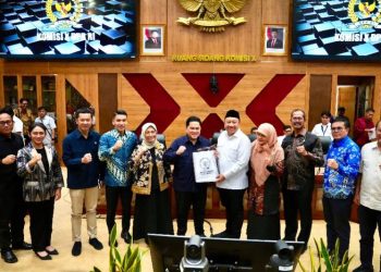 Menpora Erick Bahas Reformasi Birokrasi hingga Persiapan Asian Games 2026 Bersama Komisi X DPR