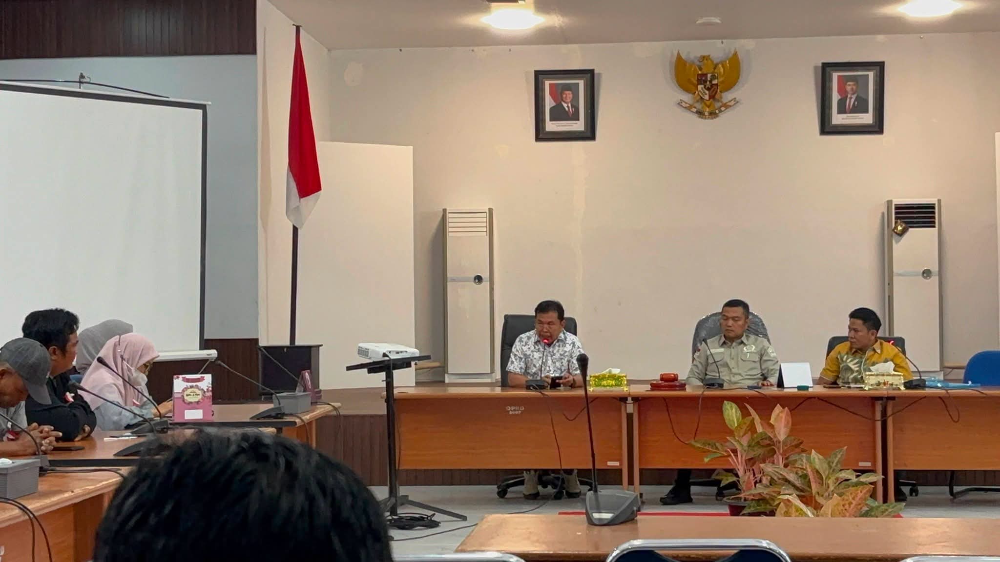DPRD Kerinci Deadline Pemberhentian Kades Semerah