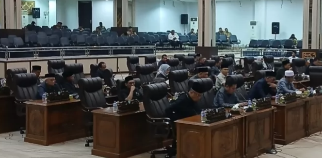 12 Anggota DPRD Kota Jambi Tak Hadir