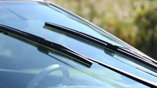 Wiper Keras Bisa Bikin Kaca Mobil Baret