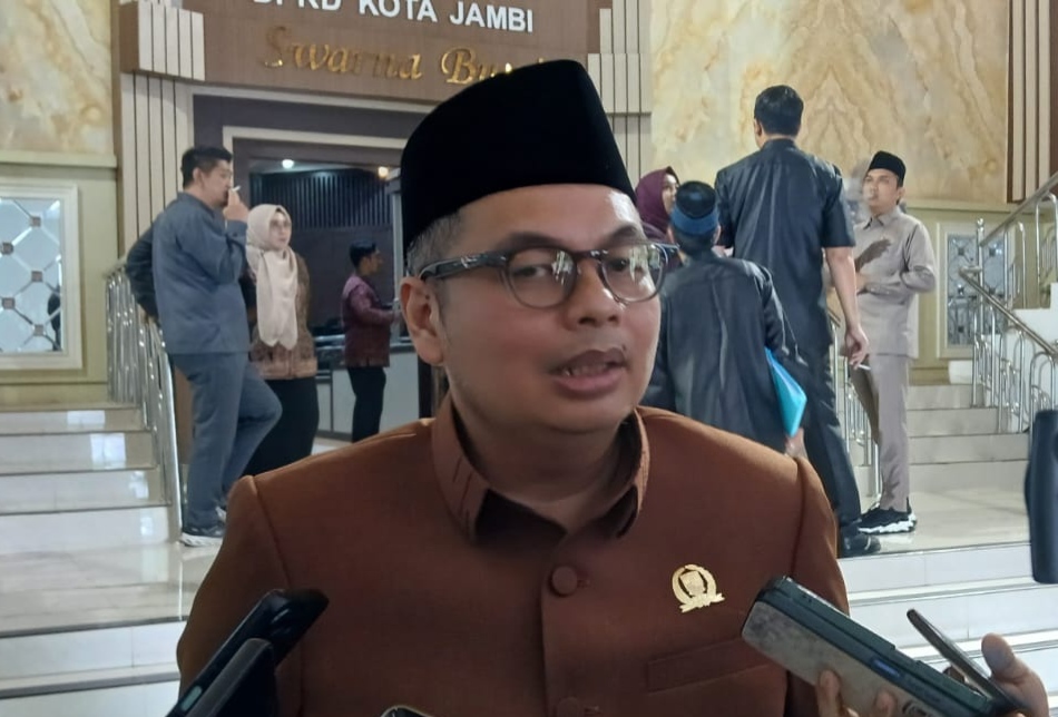 DPRD Kota Jambi Usulkan Seragam untuk SD-SMP Digratiskan