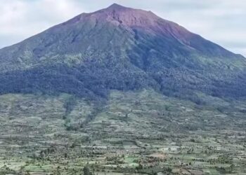 Ratusan Pendaki Mulai Ramai Naik Gunung Kerinci