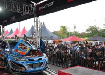 Ratusan Mobil Modifikasi Adu Keren di Solo, Ada yang Punya 21 Fitur Motorized