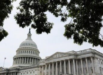 AS Tuduh 40 Negara Bantu China Akali Tarif Impor Trump