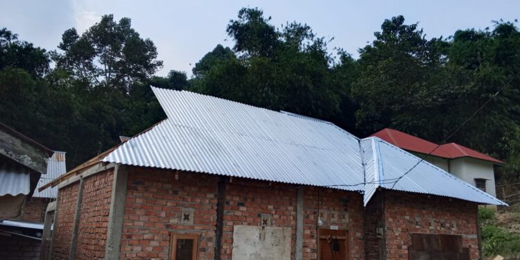 Mencuat Dugaan Pengurangan Material Bedah Rumah