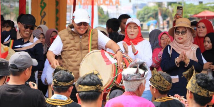 Semarak Pawai HUT RI ke-81 di Sungai Penuh