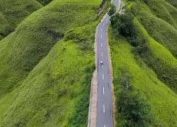 Jalan Tanarara Jalur Terindah dan Eksotis
