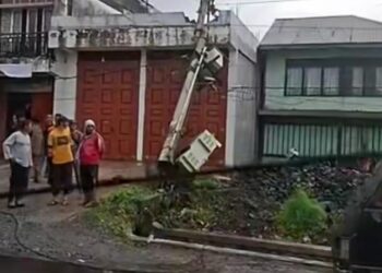 Angin Puting Beliung Terjang Desa Tangkil