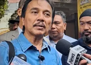 UGM Tegaskan Keaslian Riwayat Akademik Jokowi, Roy Suryo Kini Soroti Perbedaan Ijazah