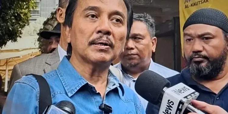 UGM Tegaskan Keaslian Riwayat Akademik Jokowi, Roy Suryo Kini Soroti Perbedaan Ijazah