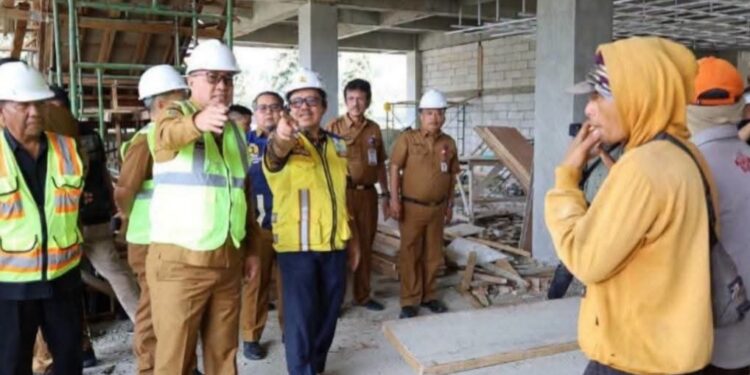 Sidak ke Proyek Pasar Beringin Sungai Penuh