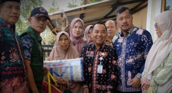 Pemkab Kerinci Salurkan Bantuan Kebakaran