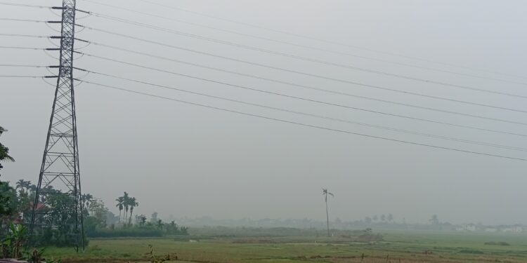 Kabut Asap Kian Pekat Jarak Pandang 2500 Meter