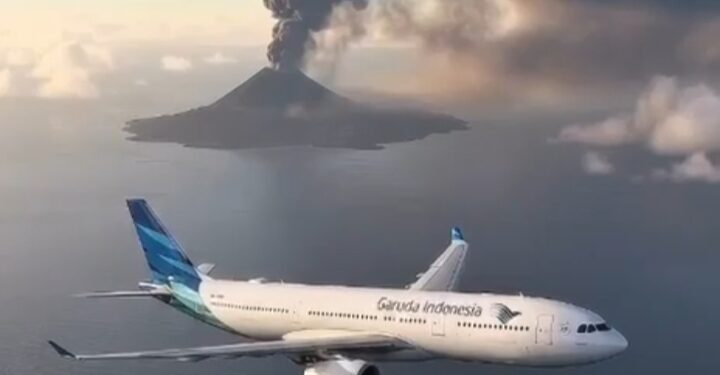 BMKG Pantau Dampak Erupsi Gunung Anak Krakatau, Abu Vulkanik Capai 50.000 Kaki