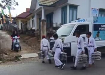 Murid SD Disuruh Bawa Ompreng MBG