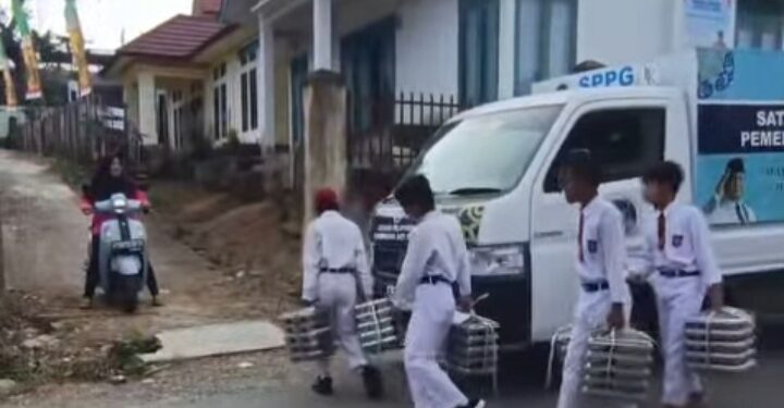 Murid SD Disuruh Bawa Ompreng MBG
