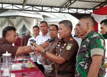 Kejari Muaro Jambi Musnahkan Barang Bukti