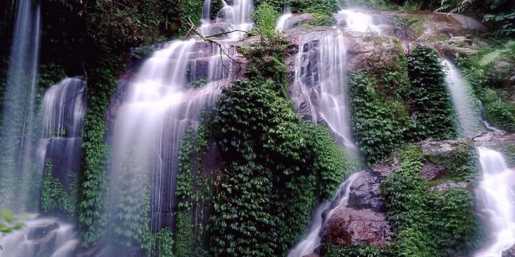 Air Terjung Talang Kemulun
