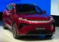 BYD Atto 8 Debut di Paris Motor Show 2026