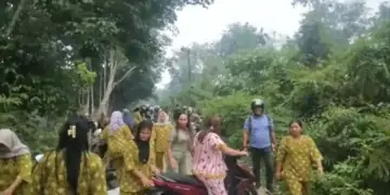 Emak-emak Tebo Sempat Hadang Polisi Saat Razia PETI