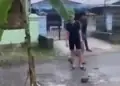 Warga Lubuk Suli Tanam Pisang di Tengah Jalan