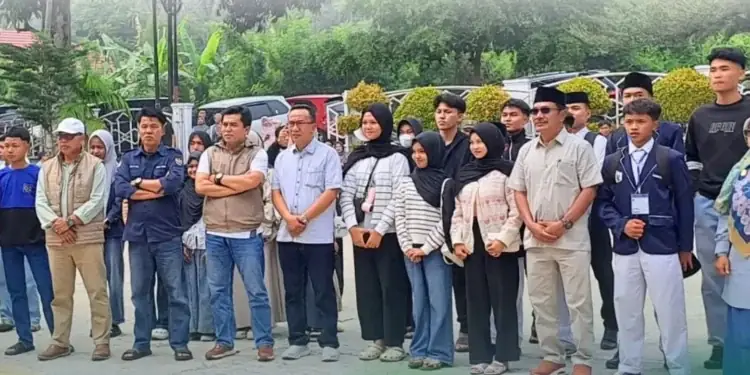 33 Siswa Madrasah Terbaik Kerinci Diberangkatkan Ikut Berlaga di OMI