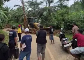 Jalan Sungai Penuh Penuh-Tapan Tertimbun Longsor Sudah Bisa Lewati